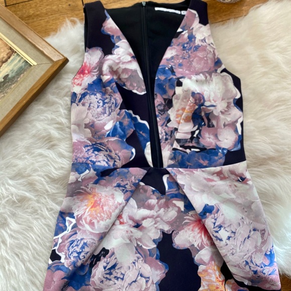 Finders Keepers The Creator Plunge Mini Dress - Picture 3 of 7